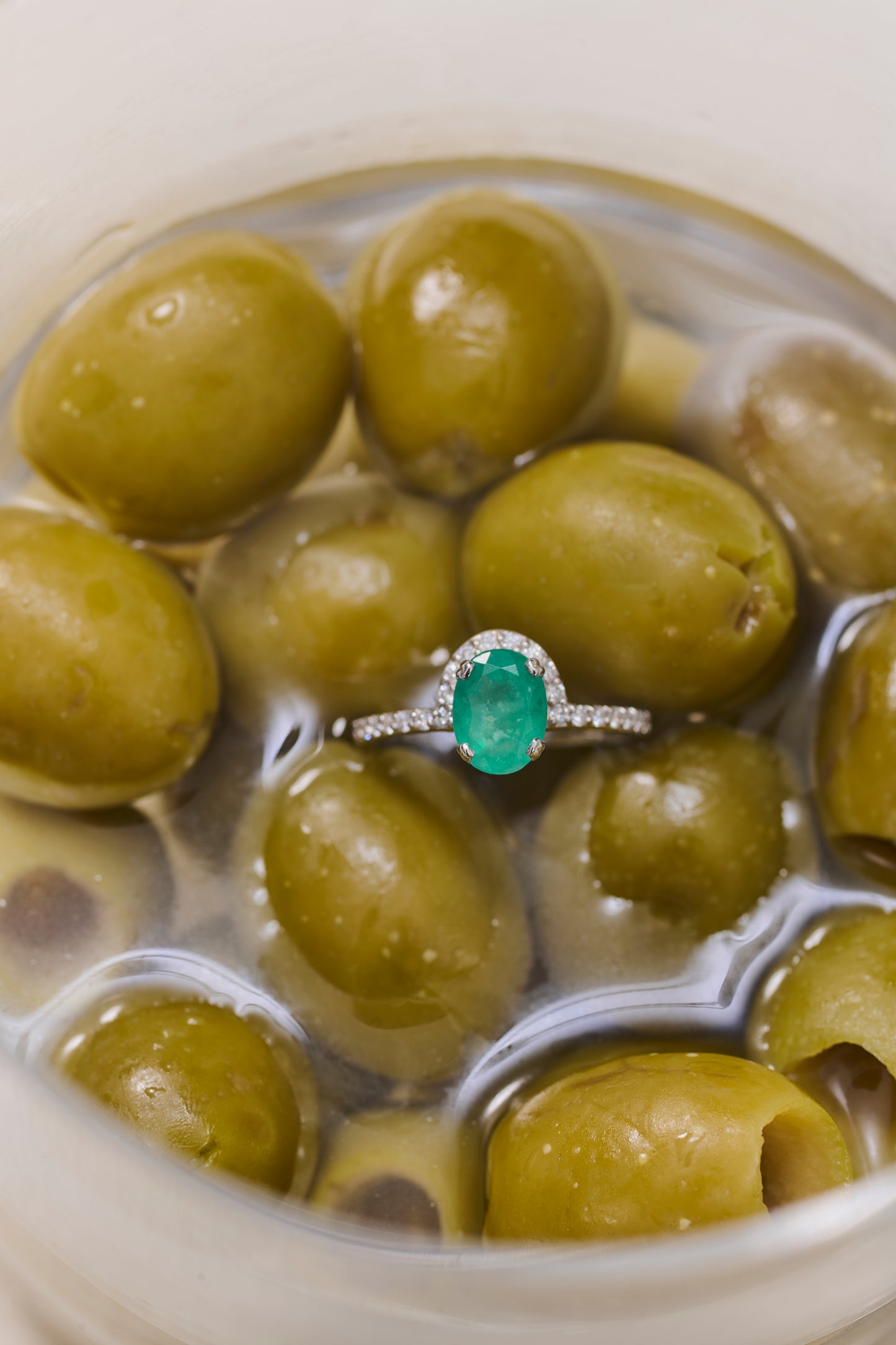 Anel Victoria esmeralda oval - Pronta entrega -