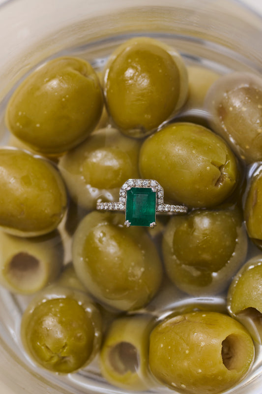 Anel Victoria Esmeralda octogonal